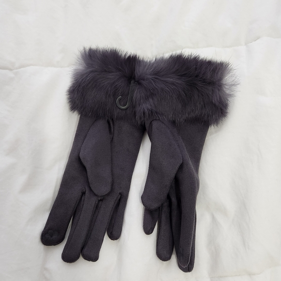 Gloves - Picture 9 of 12